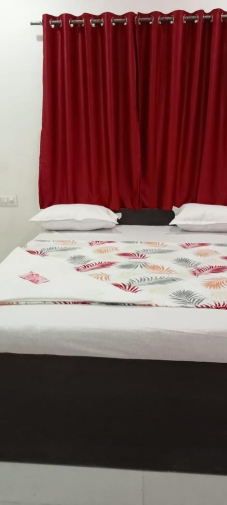 Hotel Sai Santosh Shirdi Zimmer foto